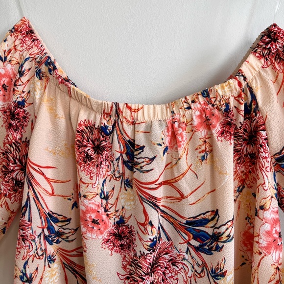 Off-shoulder women’s floral blouse with sleeves - Picture 4 of 11